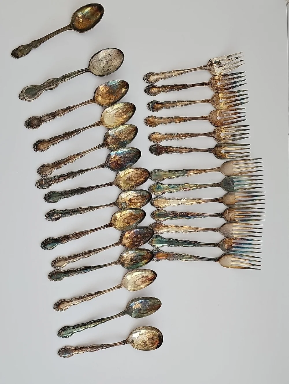 Vintage Oneida 1881 Rogers BELOVED Silverplate Flatware - 27 Piece Lot - 1940s